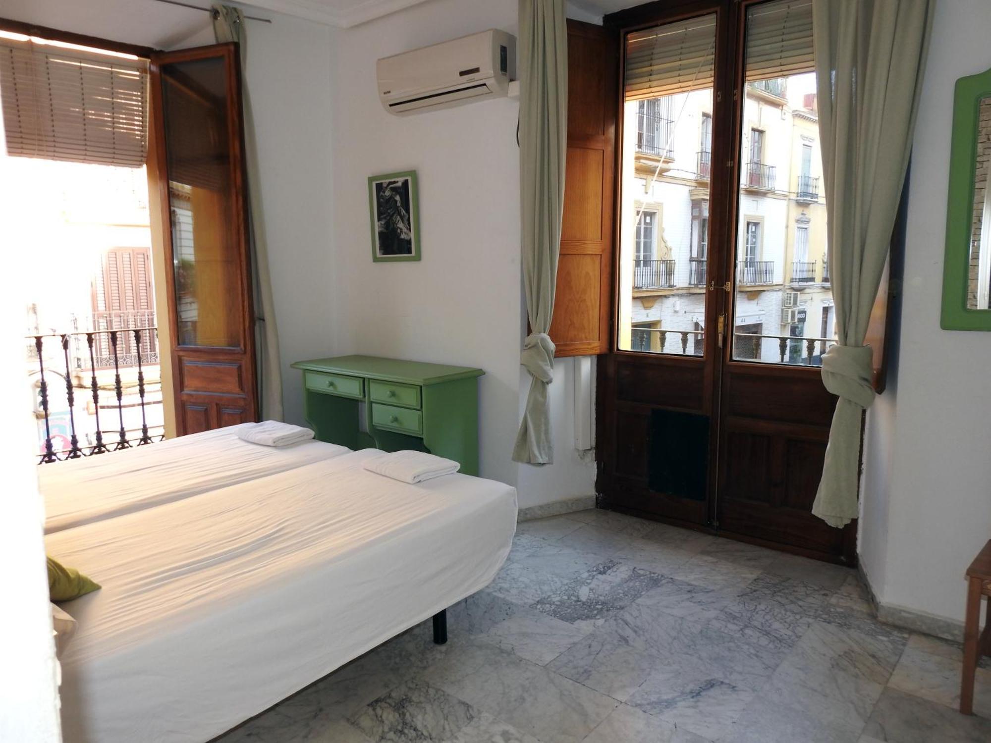 Apartamento En Sevilla Centro Con Vistas A La Plaza Alameda De Hercules - Hasta 7 Personas Екстериор снимка